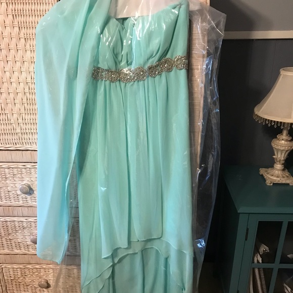 Prom dress - Picture 2 of 3